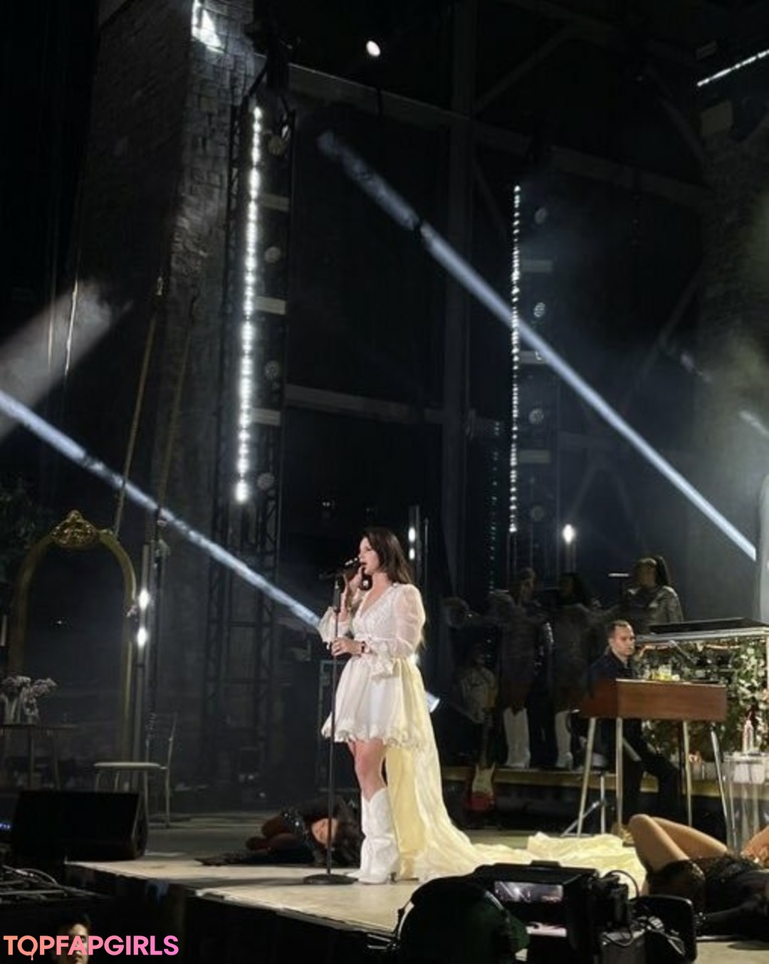 Photo nue de fuite OnlyFans de Lana Del Rey #525 Photo nue de fuite OnlyFans de Lana Del Rey #525