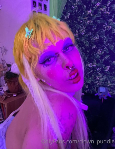 Photo nue de fuite OnlyFans de Wormsinmyclownsuit