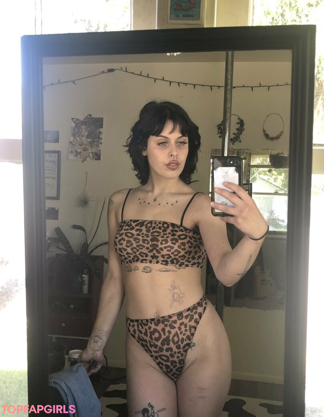 Photo nue de fuite OnlyFans de Wormsinmyclownsuit #5 Photo nue de fuite OnlyFans de Wormsinmyclownsuit #5