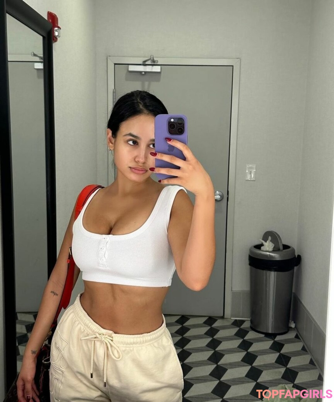 Photo nue de fuite OnlyFans de Emily Tosta #93 Photo nue de fuite OnlyFans de Emily Tosta #93