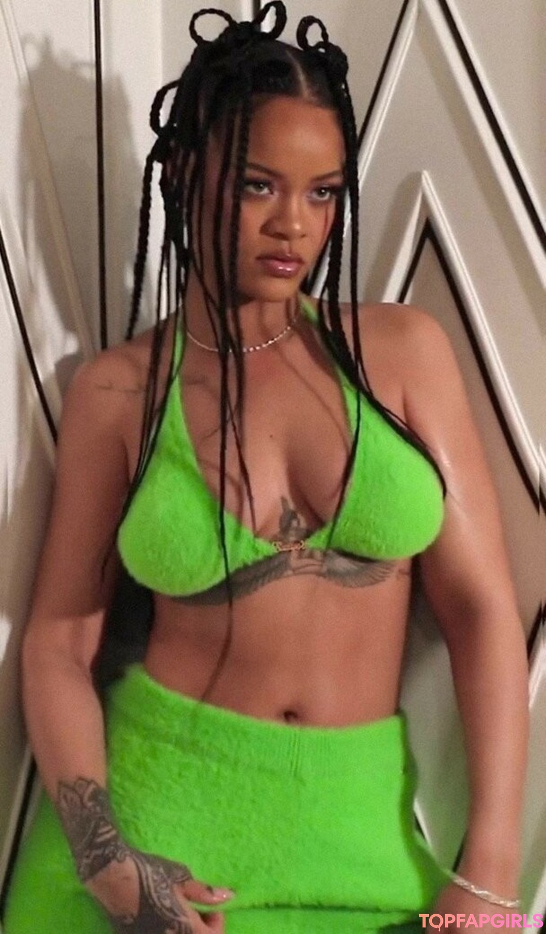 Photo nue de fuite OnlyFans de Rihanna #1085