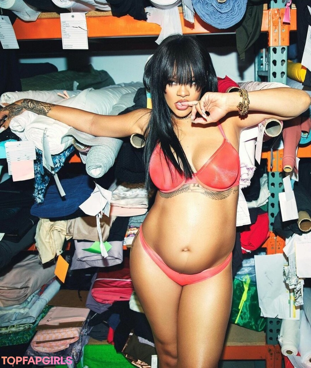 Photo nue de fuite OnlyFans de Rihanna #1118