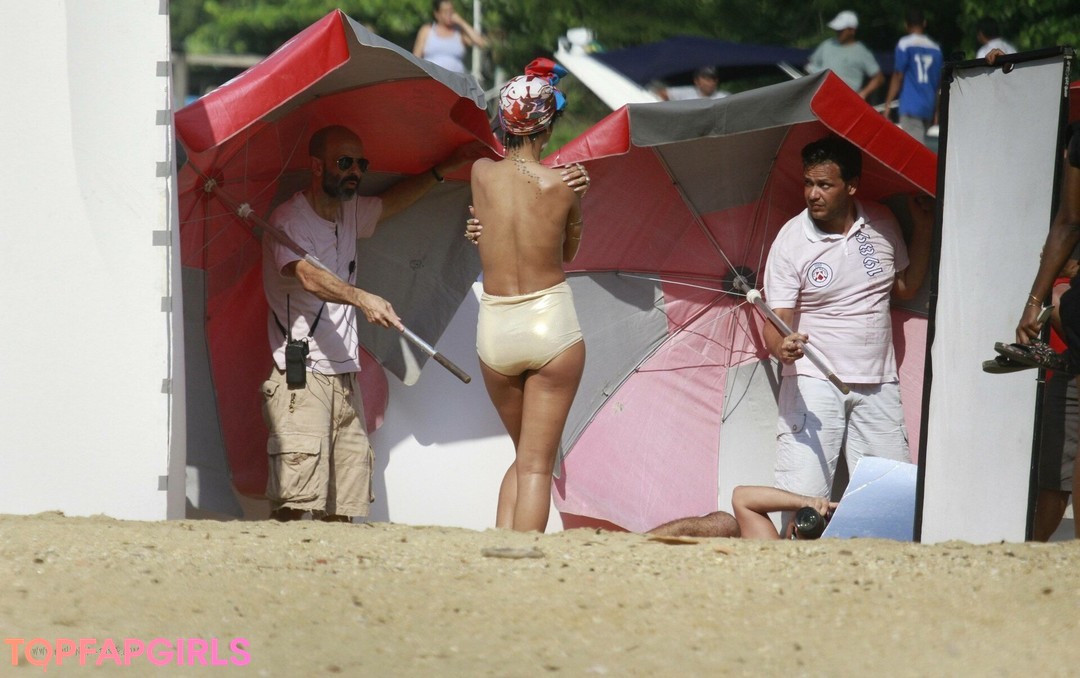 Photo nue de fuite OnlyFans de Rihanna #1245