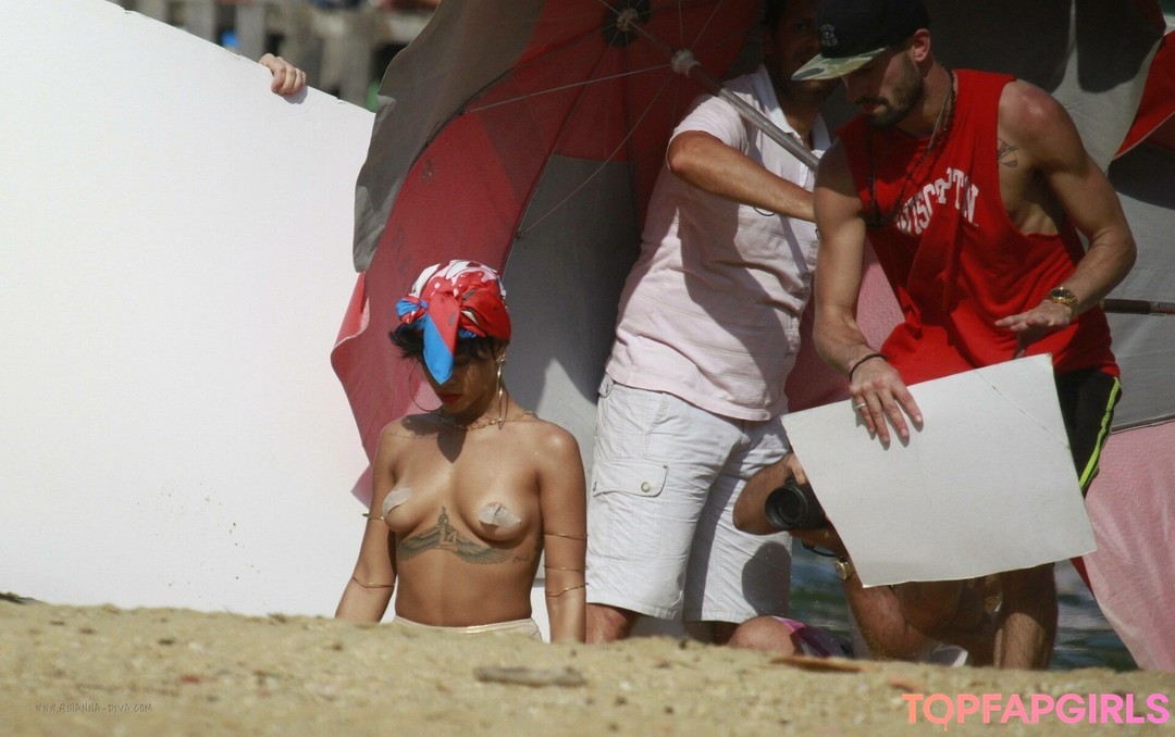 Photo nue de fuite OnlyFans de Rihanna #1250