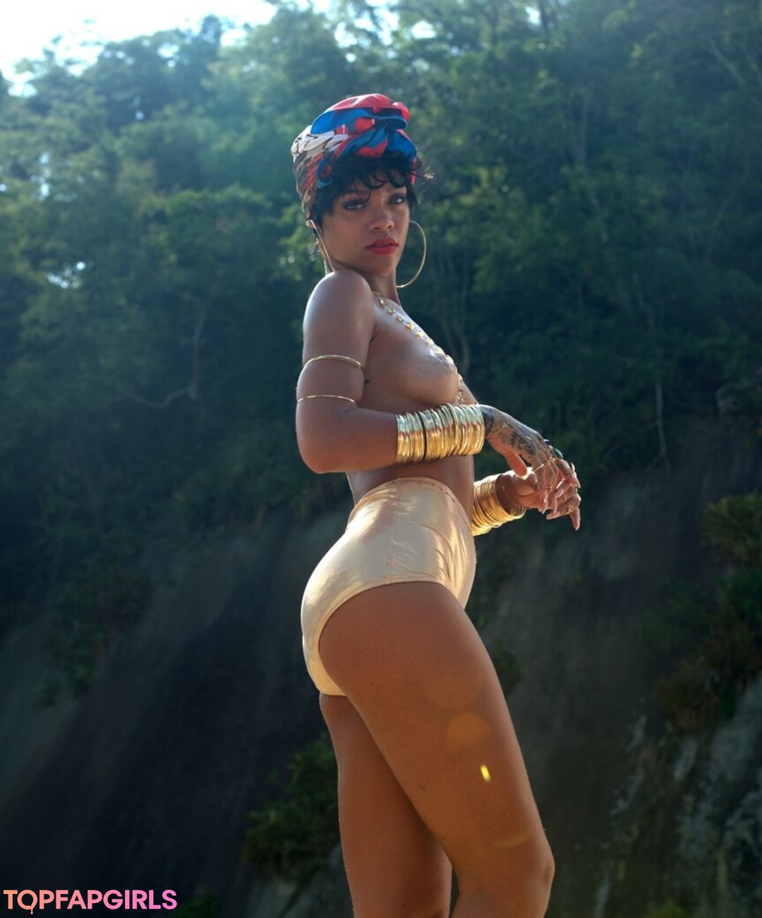 Photo nue de fuite OnlyFans de Rihanna #1321