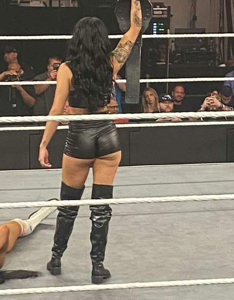 Cora Jade