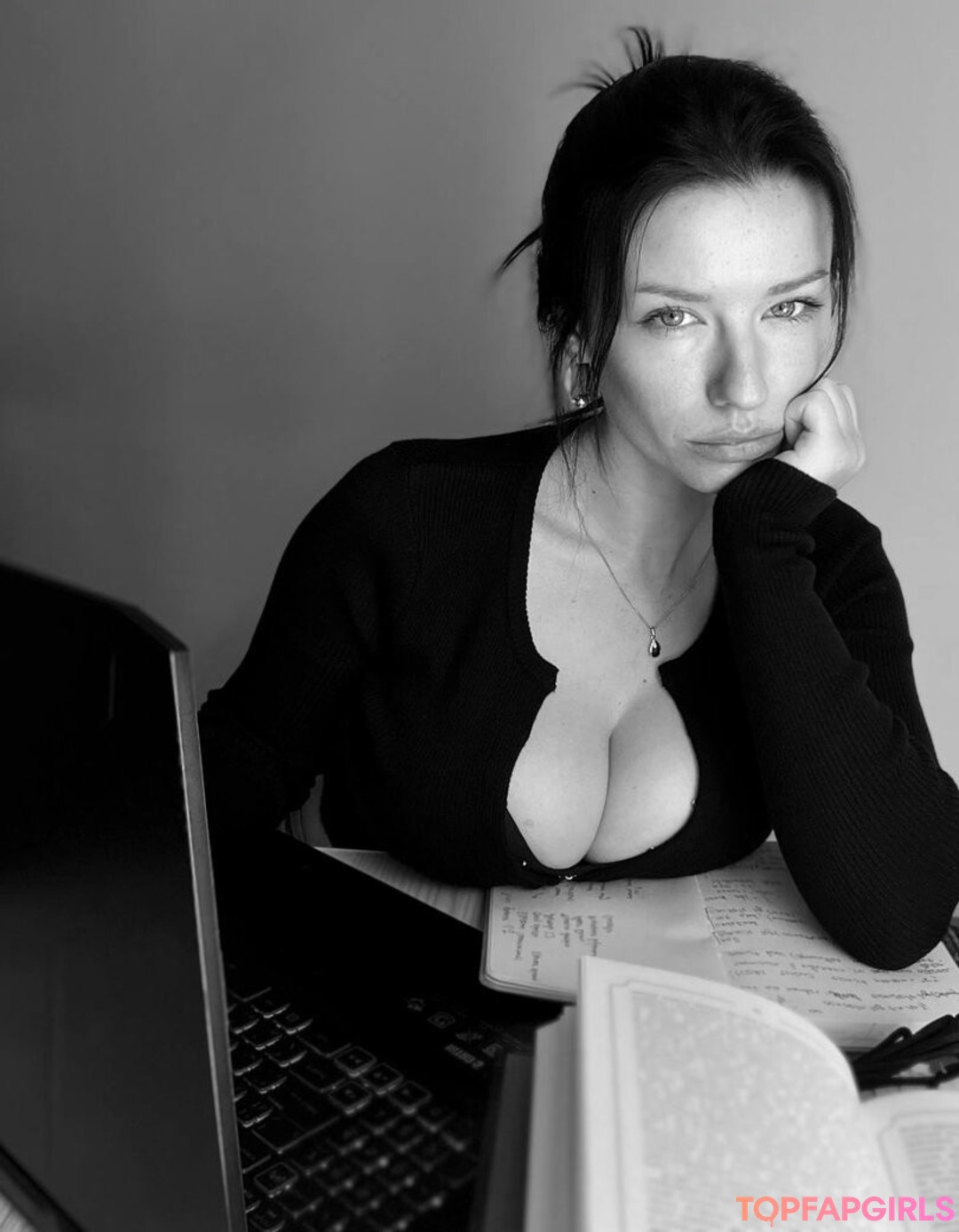 Photo nue de fuite OnlyFans de Innervus #1581