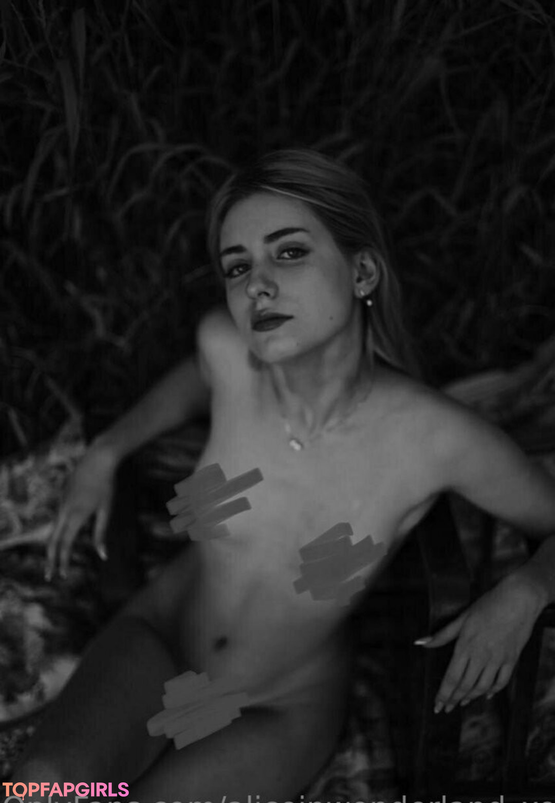Photo nue de fuite OnlyFans de Aliceinwonderlandxo #93 Photo nue de fuite OnlyFans de Aliceinwonderlandxo #93