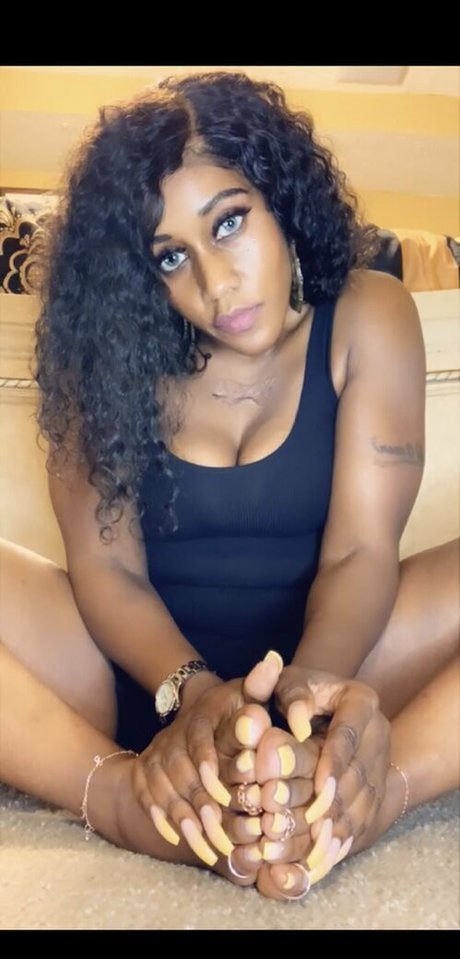 Photo nue de fuite OnlyFans de Haitianbabefeet