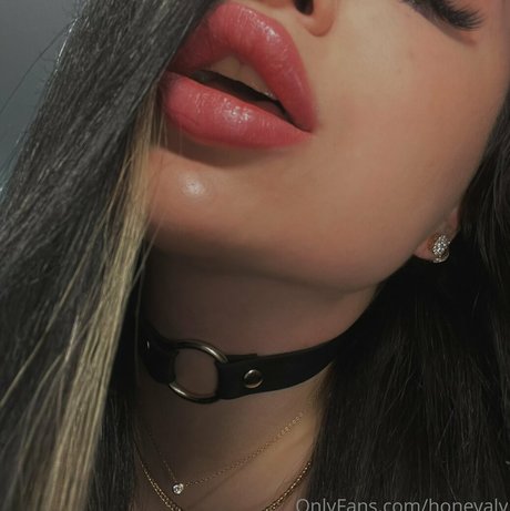 Photo nue de fuite OnlyFans de Honneyaly
