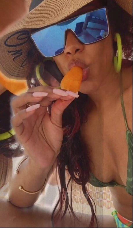 Photo nue de fuite OnlyFans de Candice Patton