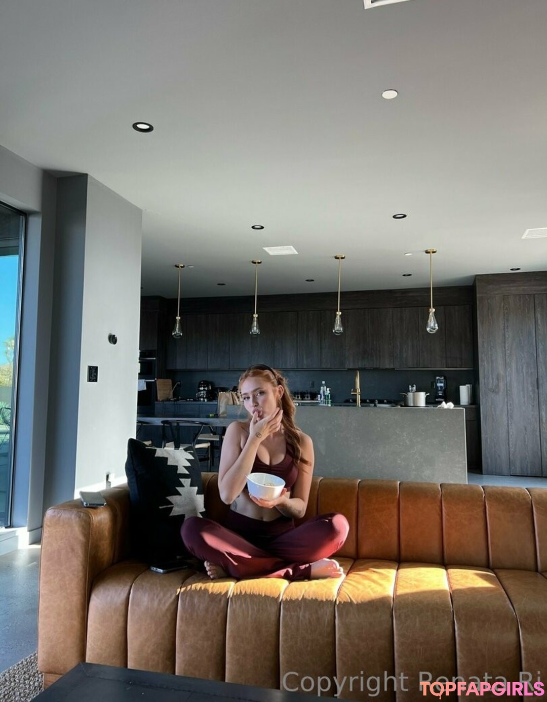 Photo nue de fuite OnlyFans de Renata Ri #428 Photo nue de fuite OnlyFans de Renata Ri #428