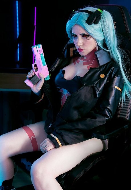 Ezy Summers Cosplay