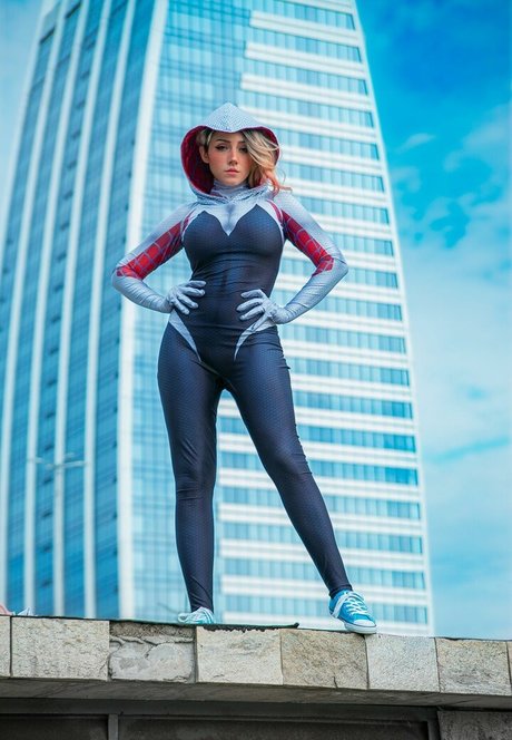 Ezy Summers Cosplay