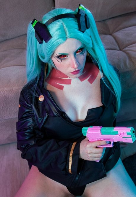 Ezy Summers Cosplay