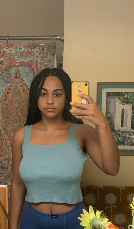 Photo nue de fuite OnlyFans de Raina Morris