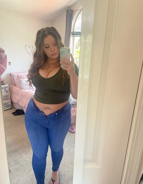 Photo nue de fuite OnlyFans de Lilly47
