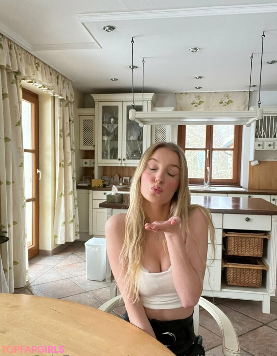 Photo nue de fuite OnlyFans de Sweetestoliviajohnson #1 Photo nue de fuite OnlyFans de Sweetestoliviajohnson #1