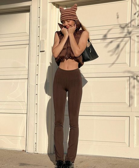 Alexis Ren
