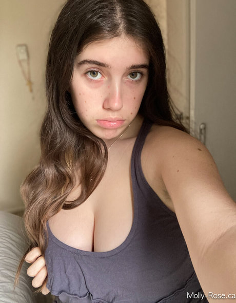Photo nue de fuite OnlyFans de Itsmollyyyroseagain