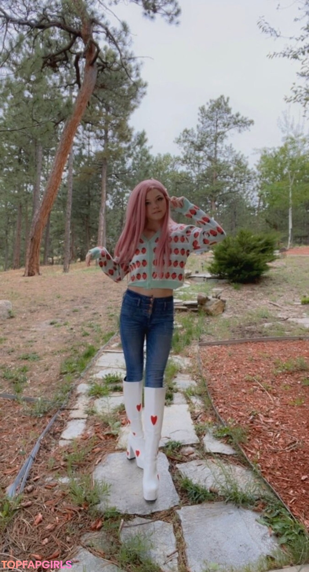 Photo nue de fuite OnlyFans de Strawbeariemilkk #223 Photo nue de fuite OnlyFans de Strawbeariemilkk #223