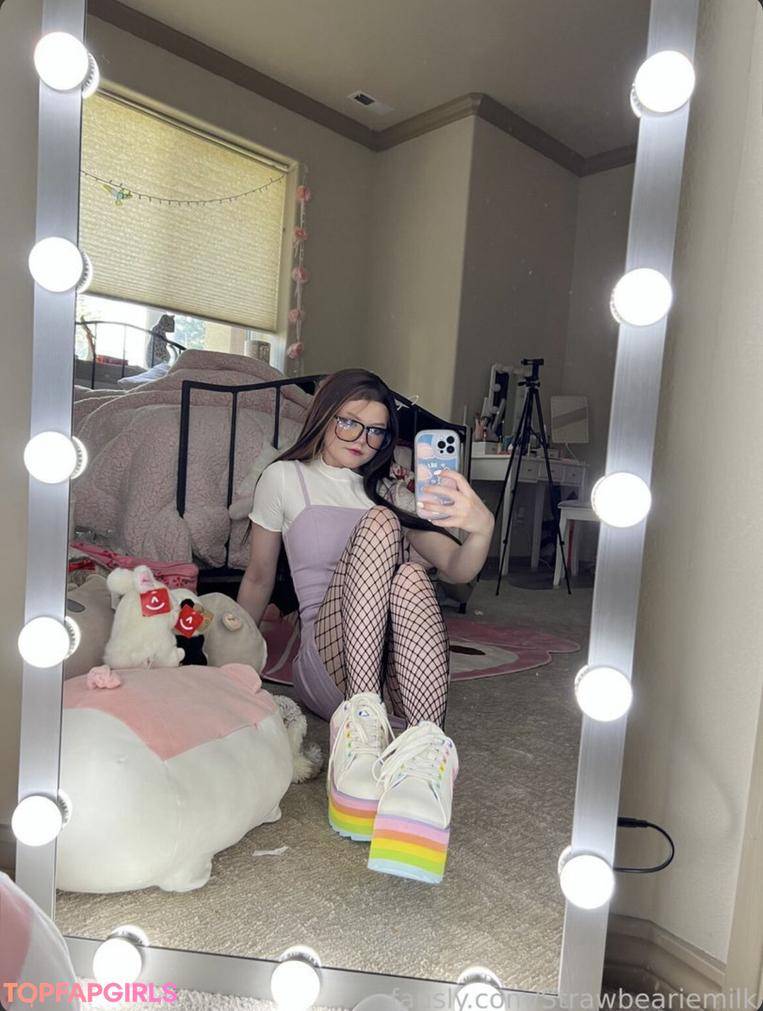 Photo nue de fuite OnlyFans de Strawbeariemilkk #464 Photo nue de fuite OnlyFans de Strawbeariemilkk #464