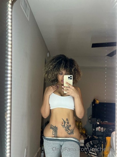 Photo nue de fuite OnlyFans de Rachelfit