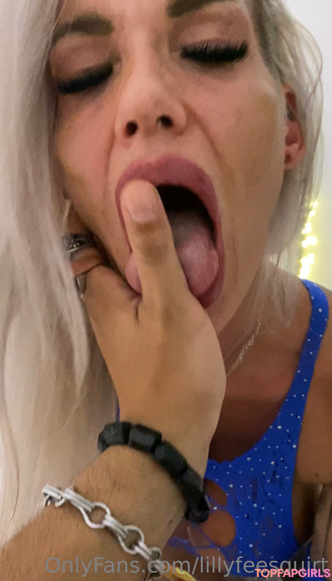 Photo nue de fuite OnlyFans de Lillyfee Squirt #60 Photo nue de fuite OnlyFans de Lillyfee Squirt #60