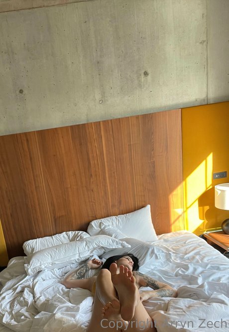Photo nue de fuite OnlyFans de Arryn Zech