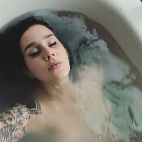 Arryn Zech