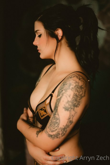 Arryn Zech