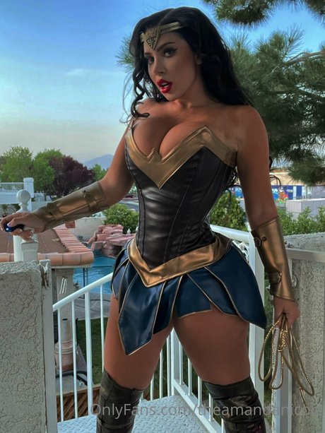 Amanda Nicole