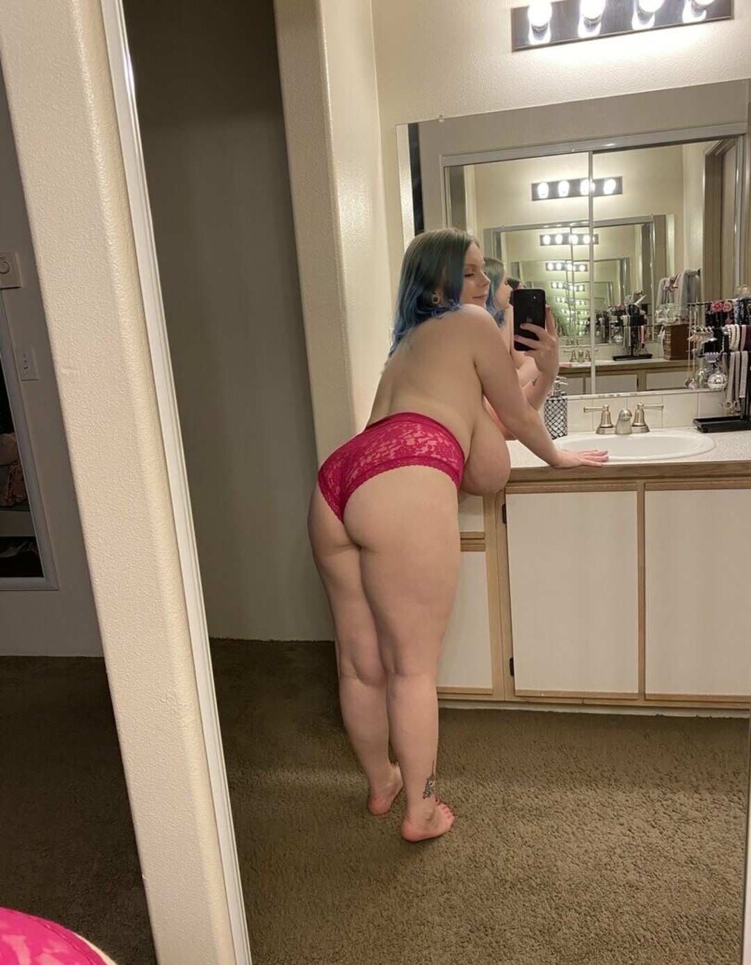 Photo nue de fuite OnlyFans de Cassie0pia #1007