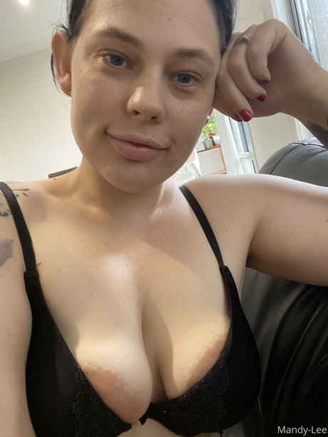 Mandy Lee