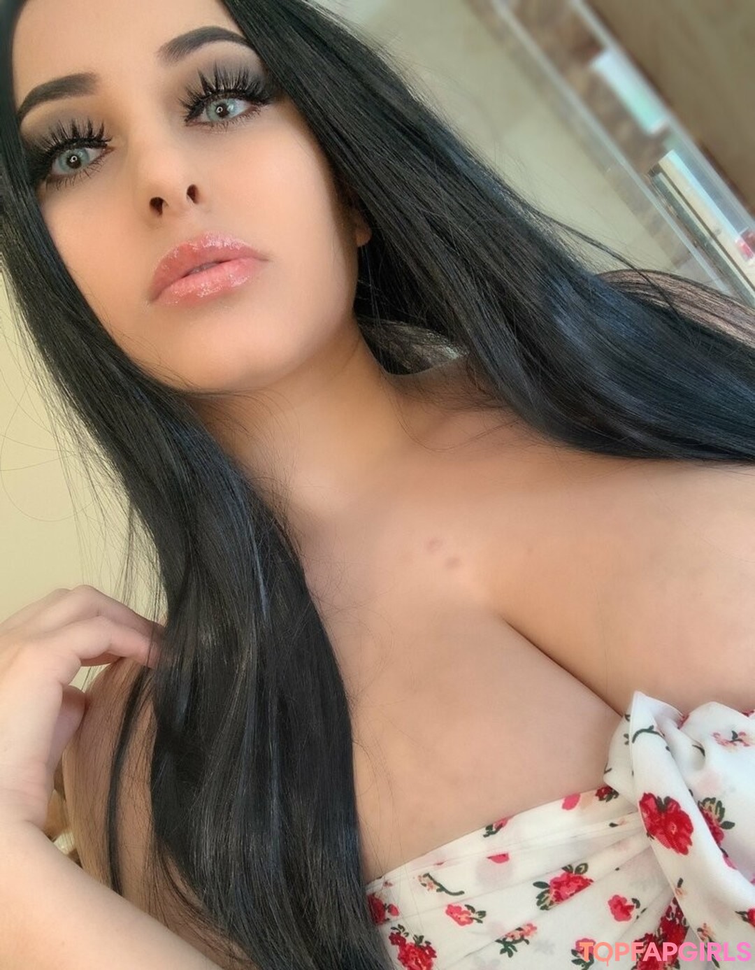 Photo nue de fuite OnlyFans de Breed Me Please #1048