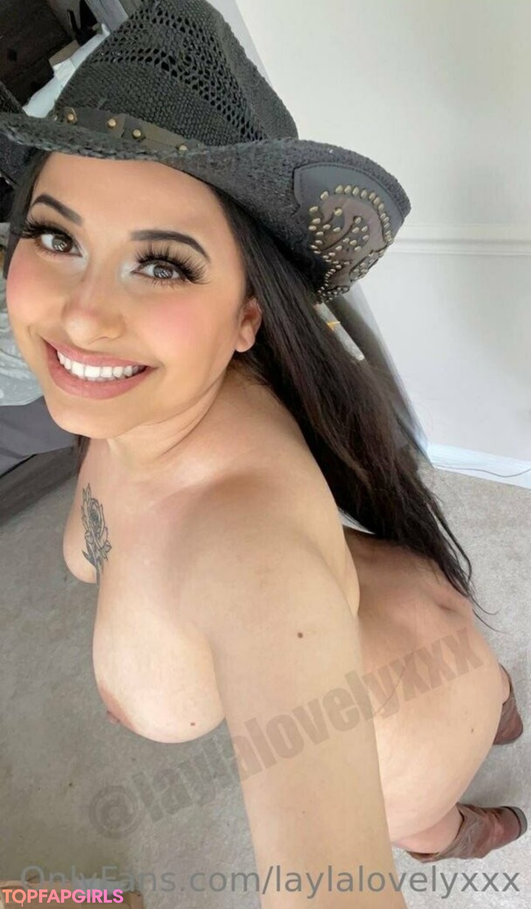 Photo nue de fuite OnlyFans de Breed Me Please #1881