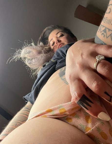 Photo nue de fuite OnlyFans de Misscontraryfree
