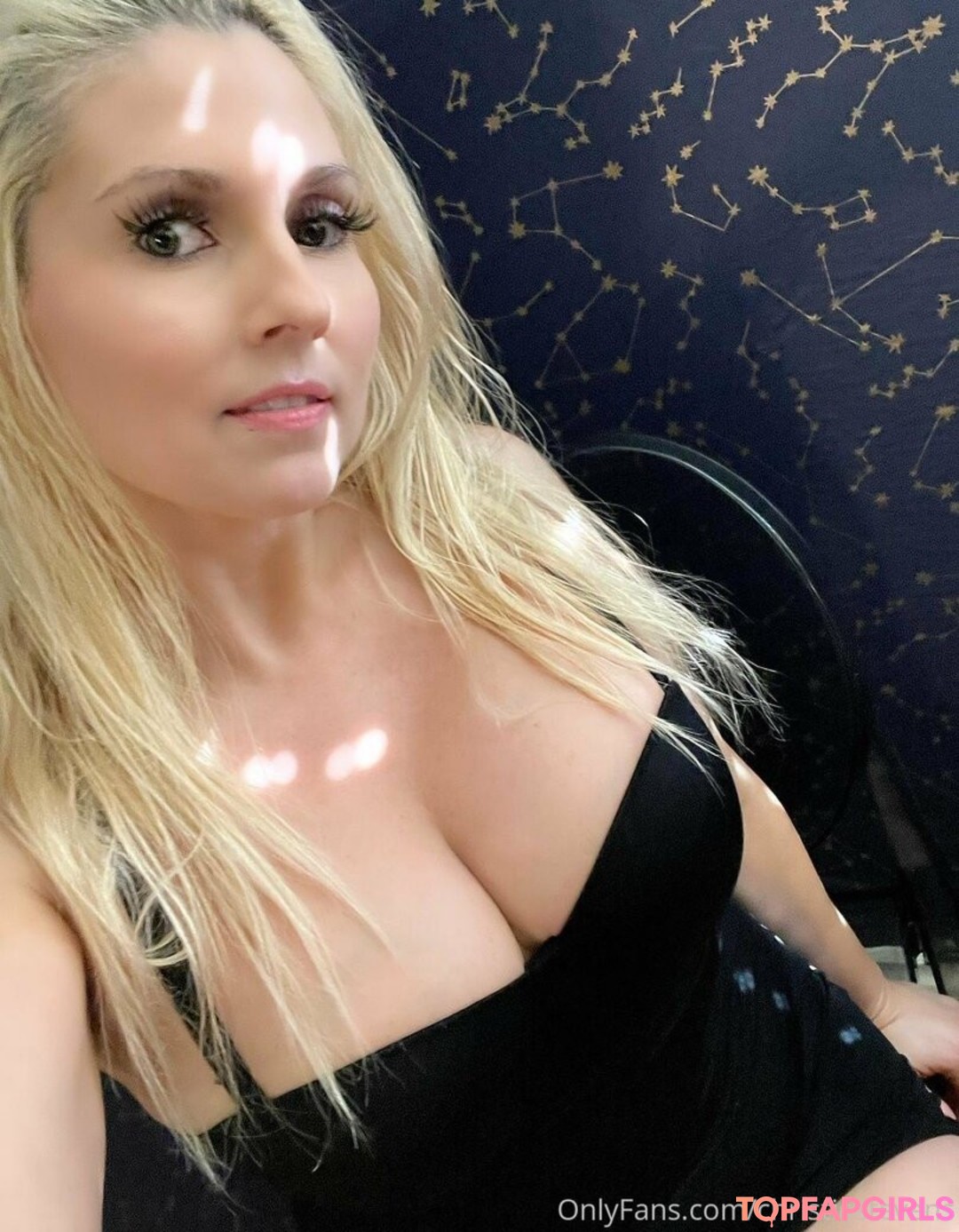 Photo nue de fuite OnlyFans de Christiestevens #54 Photo nue de fuite OnlyFans de Christiestevens #54