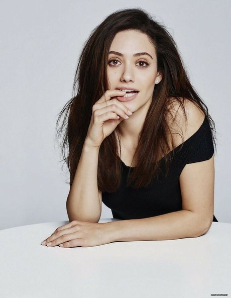 Photo nue de fuite OnlyFans de Emmy Rossum
