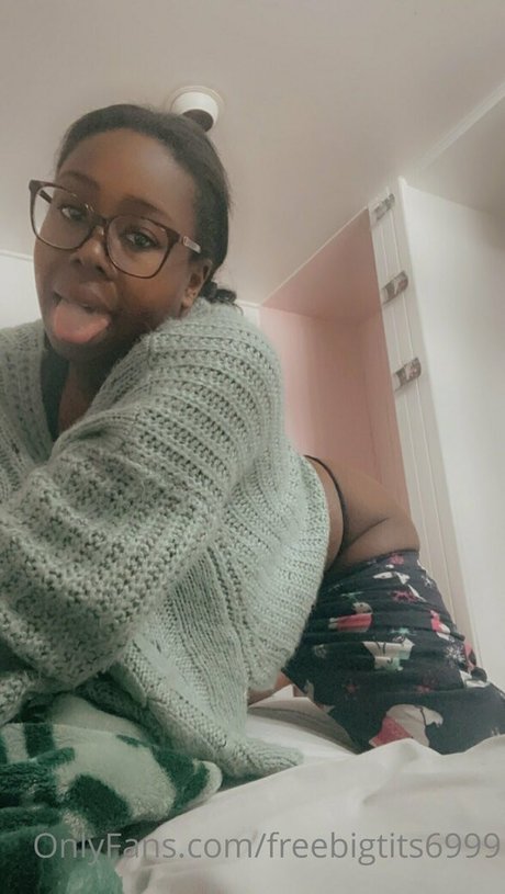 Freebigtits6999