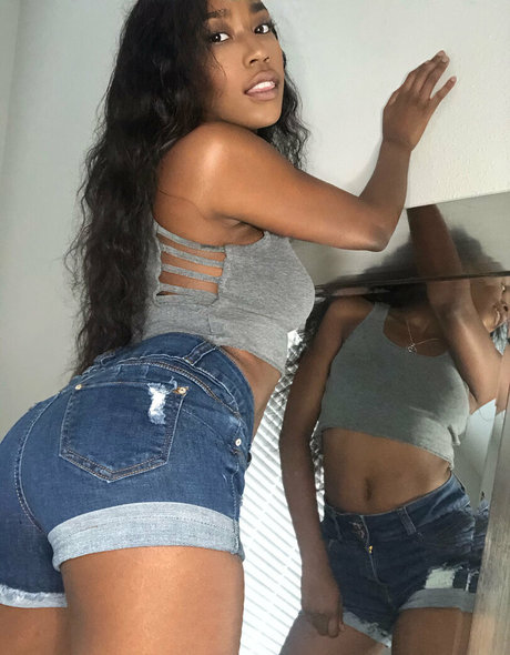 Aprilraeee