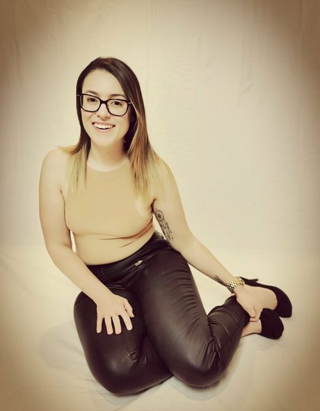 Photo nue de fuite OnlyFans de Innocenthotwifexxx