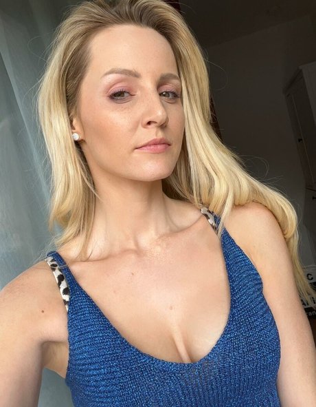 Photo nue de fuite OnlyFans de Melissa Naschenweng