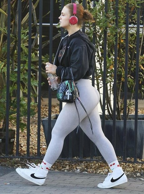 Photo nue de fuite OnlyFans de Maisie Smith