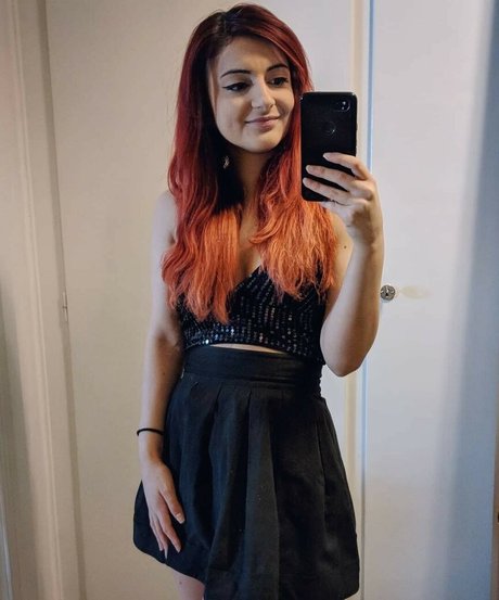 Anniefuchsia