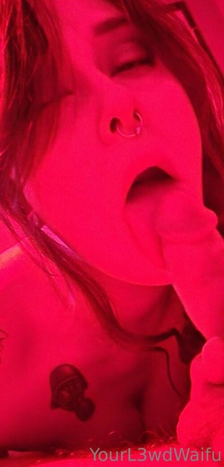 Yourl3wdwaifu