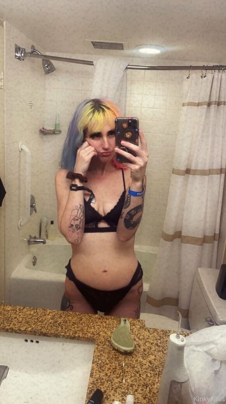 Photo nue de fuite OnlyFans de Kinkykaoskings