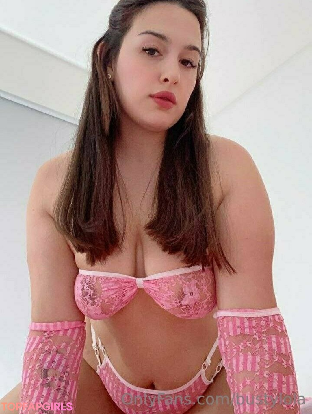 Photo nue de fuite OnlyFans de Bustylola #1090