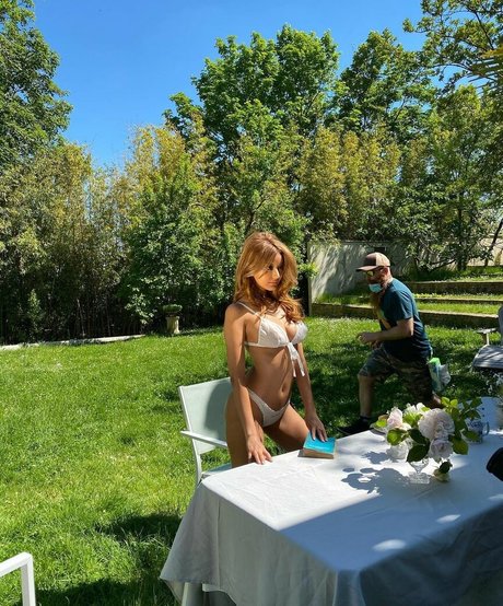 Zahia Dehar
