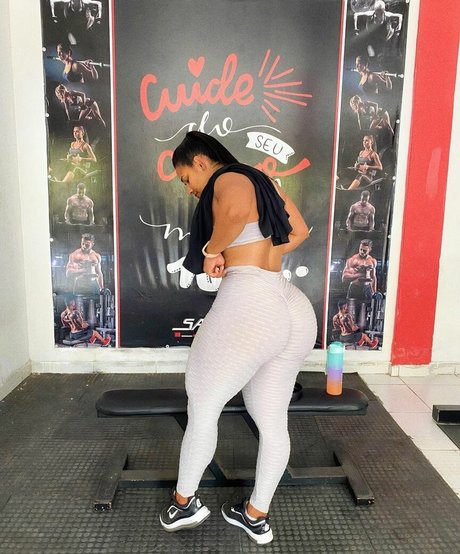 Photo nue de fuite OnlyFans de Flavialavinea